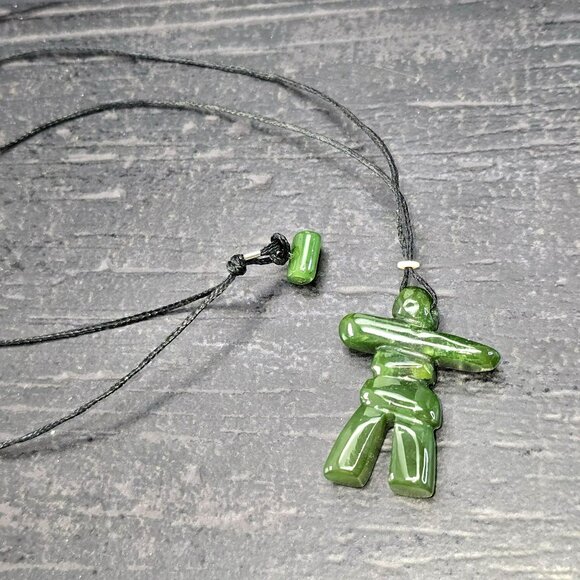 Vintage Jade Green Inukshuk Pendant Necklace On Black Cord HS223 - Picture 6 of 6